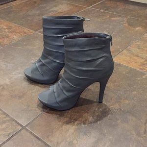 Grey ankle boot